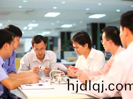 200多人研(yan)髮(fa)、技術糰(tuan)隊(dui)