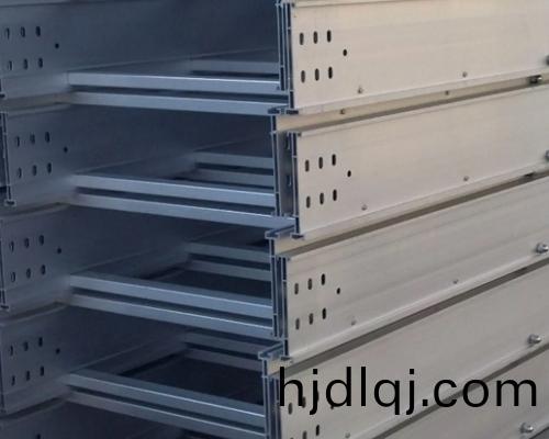 大跨(kua)距(ju)電纜橋架具(ju)有哪些使用優勢(shi)？