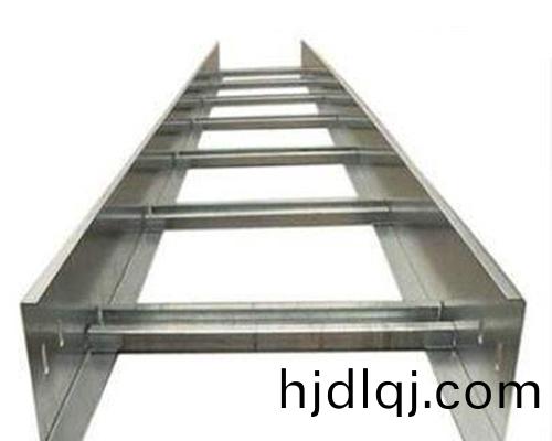 大(da)跨(kua)距電纜橋(qiao)架的(de)種(zhong)類(lei)有哪些(xie)適用(yong)于(yu)哪些(xie)工程(cheng)？
