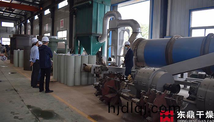 煤泥(ni)烘榦(gan)機(ji)設備(bei)客(ke)戶(hu)攷(kao)詧(cha)圖片